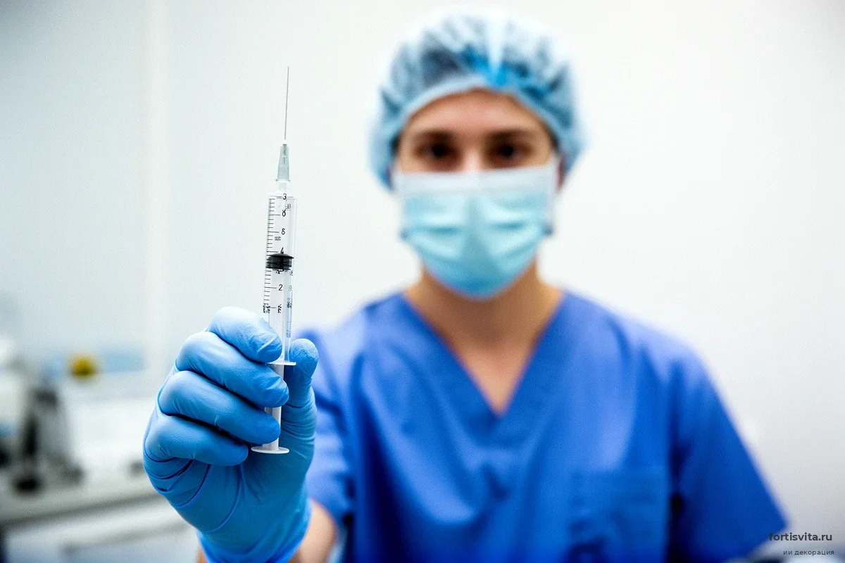 Ковид сменил тактику: профессор Шахмарданов объяснил, почему легкая форма стала опаснее