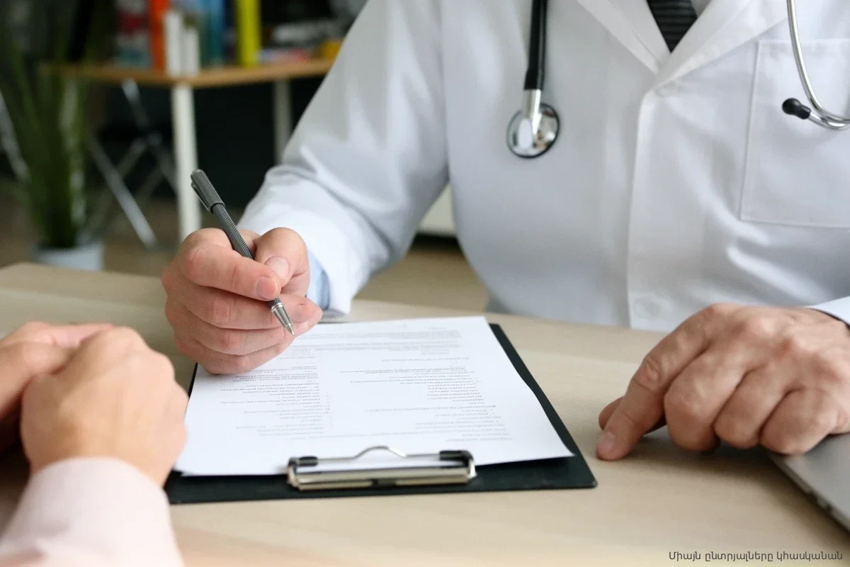 80% врачей признались в фальсификации данных: кто заставляет медиков обманывать пациентов